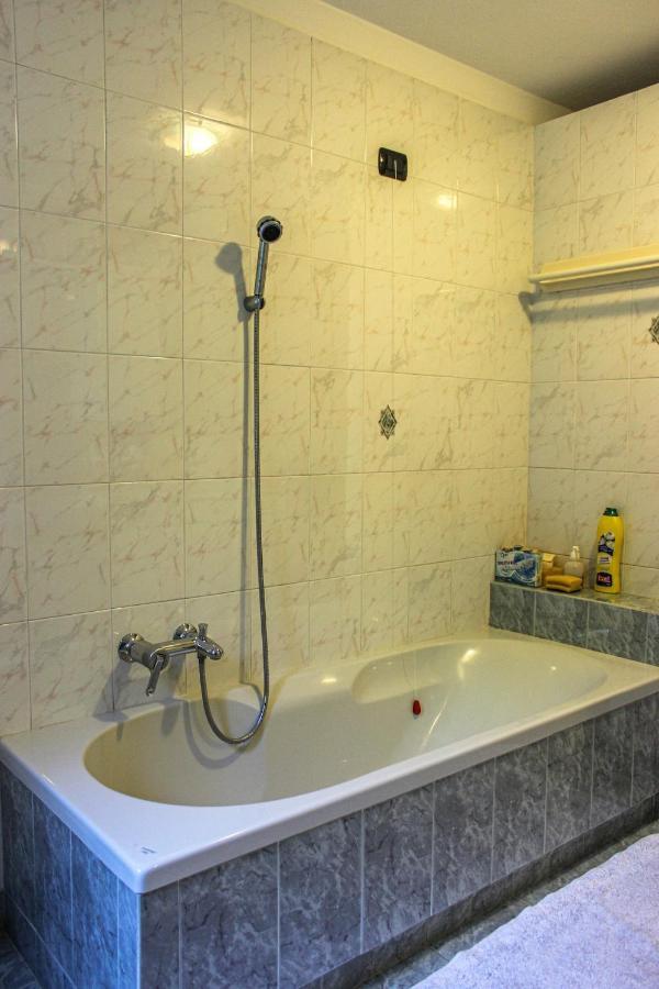 Villa Elena Appartamento In Villa Montinelle Екстериор снимка