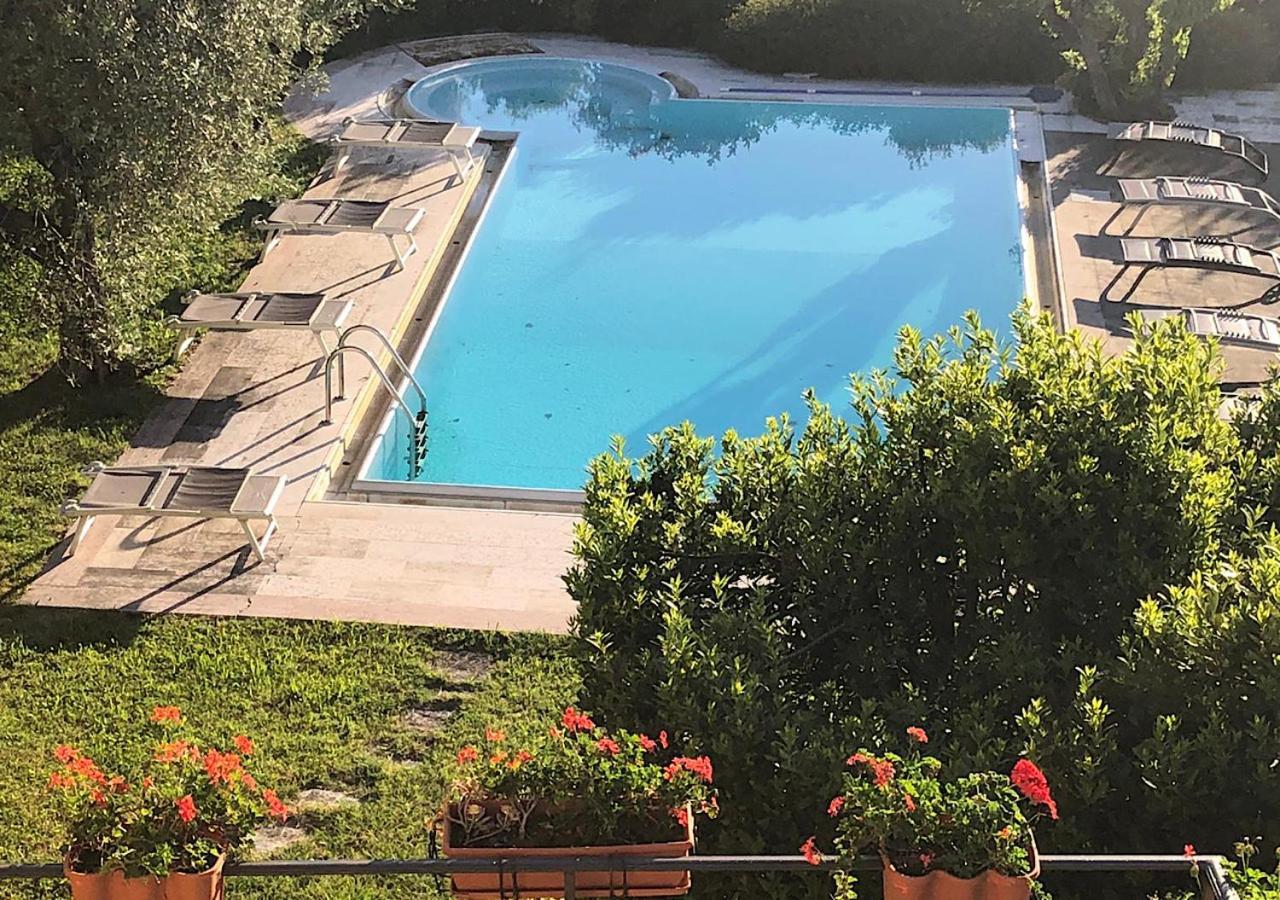 Villa Elena Appartamento In Villa Montinelle Екстериор снимка